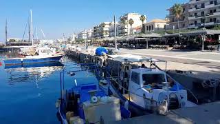 Πρωινές εικόνες από το λιμάνι της Καλαμάτας