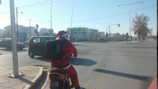 Ο Αγιος Βασίλης για... delivery στην Καλαμάτα