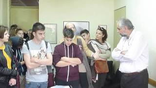 Μαθητές του Μουσικού Καλαμάτας στον διευθυντή Δευτεροβάθμιας Εκπαίδευσης Μεσσηνίας