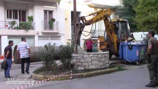 Καλαμάτα: Εκοψαν δέντρο στην Ακρίτα για την αμφιδρόμηση της Βασ. Γεωργίου