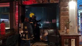 Πυρκαγιά σε fast food στο κέντρο της Καλαμάτας