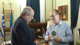 Επίσκεψη Κουίκ στον δήμαρχο Καλαμάτας Παν. Νίκα