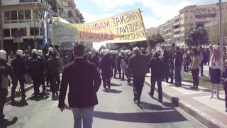 Μικροεπεισόδια μετά την παρέλαση στην Καλαμάτα (2)