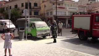 Φωτιά σε φορτηγάκι στην Καλαμάτα