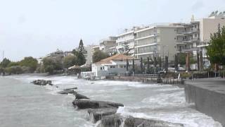 Κύματα στην παραλία της Καλαμάτας