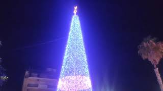 Φωταγωγήθηκε το χριστουγεννιάτικο δέντρο στην Κυπαρισσία