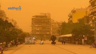 Απόκοσμο σκηνικό στην Καλαμάτα από την αφρικανική σκόνη