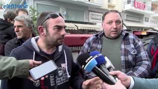 Καλαμάτα: Αγρότες άδειασαν γάλα και σανό στο Διοικητήριο