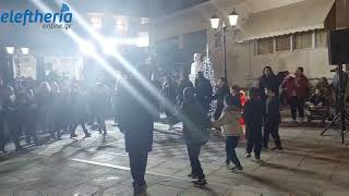 Το άναμμα του δέντρου στο Χαρακοπιό