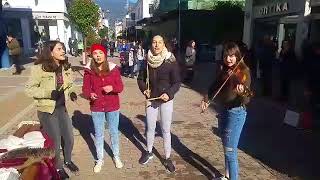 Κάλαντα στον πεζόδρομο Αριστομένους στην Καλαμάτα