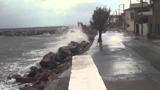 ΚΥΜΑΤΑ ΣΤΟ ΑΚΡΟΓΙΑΛΙ ΑΒΙΑΣ - ΚΑΚΟΚΑΙΡΙΑ 29/12/2012