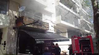 Μεγάλη πυρκαγιά σε ψησταριά στο κέντρο της Καλαμάτας
