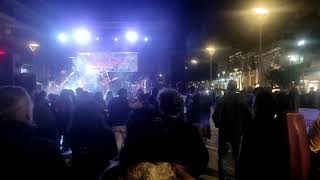 Συναυλία για την τραγωδία των Τεμπών στην κεντρική πλατεία Καλαμάτας