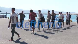 Εφτασαν στο λιμάνι της Καλαμάτας οι 77 μετανάστες