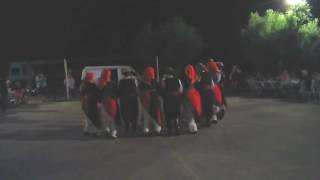 Αγγλοι μαθαίνουν ελληνικούς παραδοσιακούς χορούς στη Νέα Κορώνη