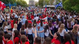 Καλαμάτα: Παρέλαση για την λήξη του 5ου Διεθνούς Φεστιβάλ Χορωδιών