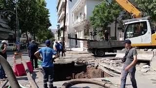 Μεγάλη ζημιά στον αγωγό αποχέτευσης στην Καλαμάτα