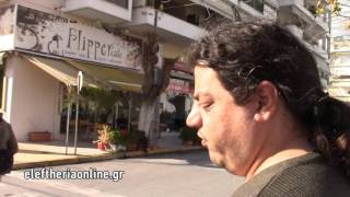 10' περίπατος στην Καλαμάτα με το μπαστούνι του τυφλού