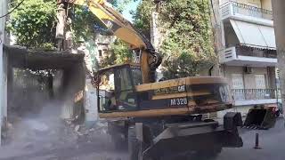 Καλαμάτα:   Κατεδαφίζεται επικίνδυνο κτήριο στην οδό Φάρων