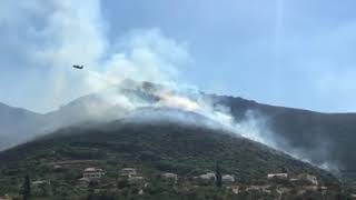 Μεσσηνία: Ρίξεις αεροσκαφών στην φωτιά στους Άνω Μπλεμενιάνους