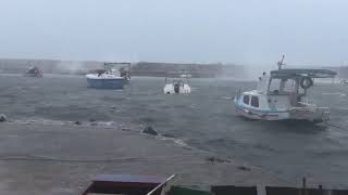 Δύσκολες ώρες στο λιμάνι του Μαράθου